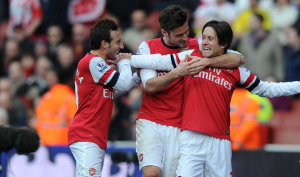 Rosicky celebrates against Sunderland